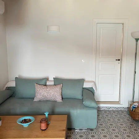 Semesterbostad Numenia Seafront Chalki Town