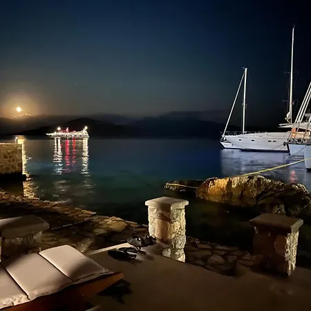 Semesterbostad Numenia Seafront Chalki Town