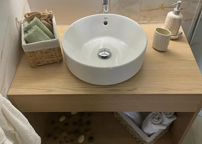 Numenia Seafront Casa de Férias Chalki Town