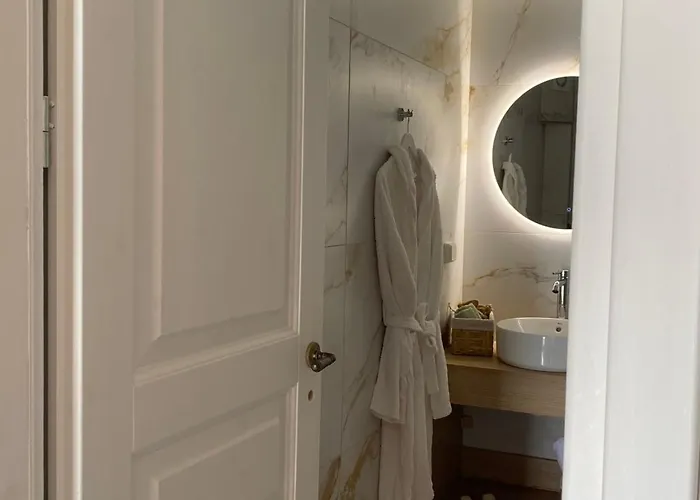 Numenia Seafront Casa de Férias Chalki Town