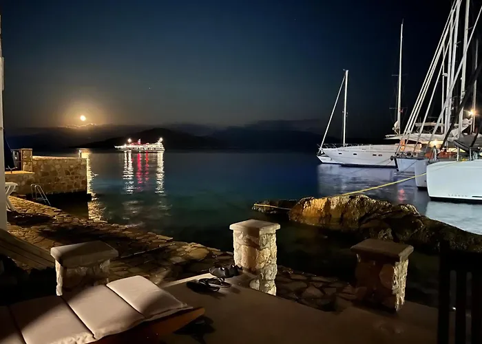 Casa de Férias Numenia Seafront Chalki Town