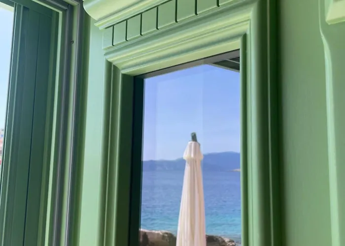 Numenia Seafront Casa de Férias Chalki Town