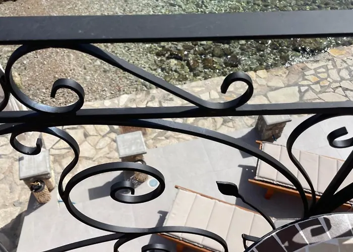 Numenia Seafront Casa de Férias *