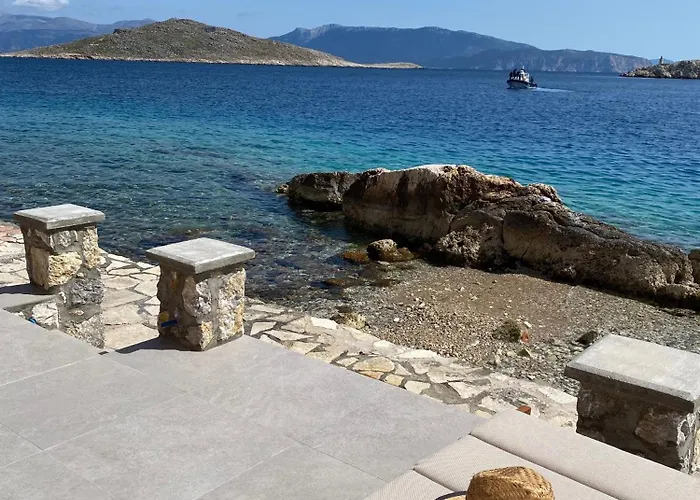 Numenia Seafront Casa de Férias Chalki Town