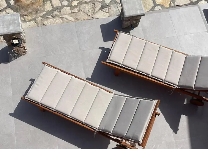 Numenia Seafront Casa de Férias Chalki Town